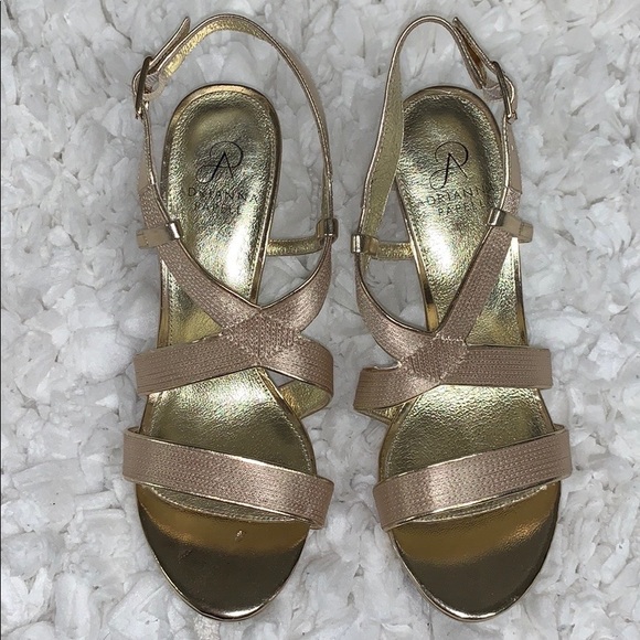 Adrianna Papell Gold Heel - Picture 2 of 7